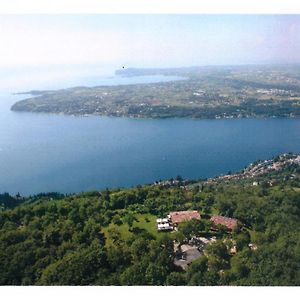 La FIOCCHINA - Magic Place - Salò - Garda Lake - countryside farmhouse, inside the middle of the lake